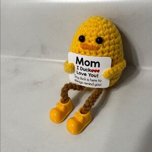 Crocheted Duck (Mom)
